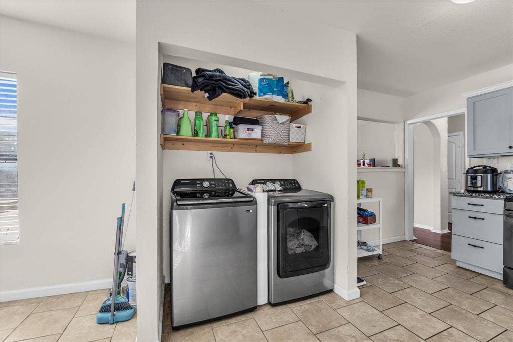 3605 Rolando Avenue, Waco, TX 76711 Built-in laundry alcove with two permanent wood shelves