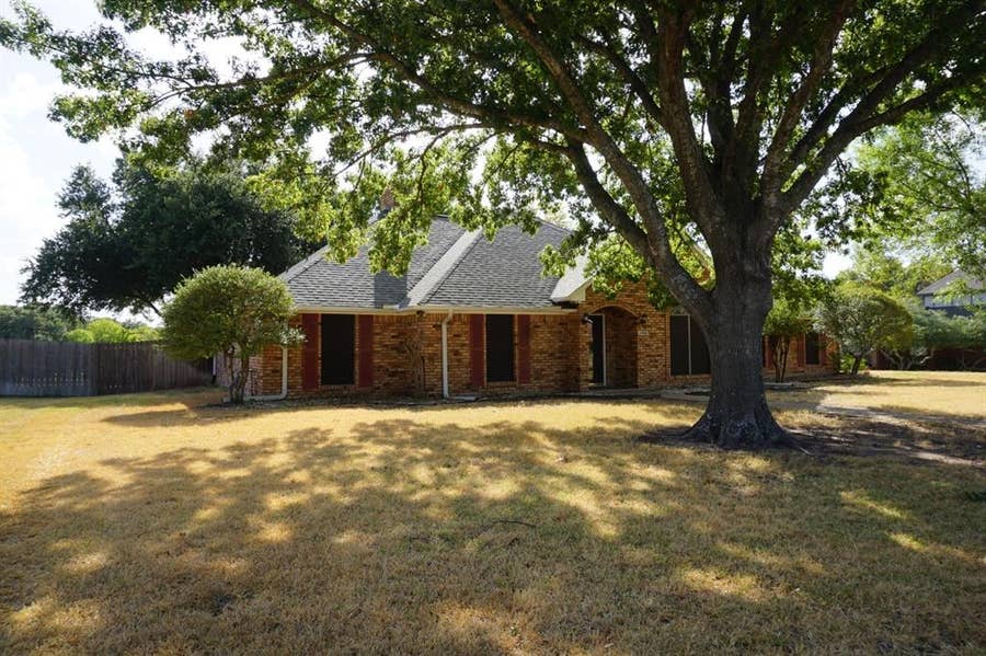 Property photo for 1408 Overlook Drive, Kaufman, TX