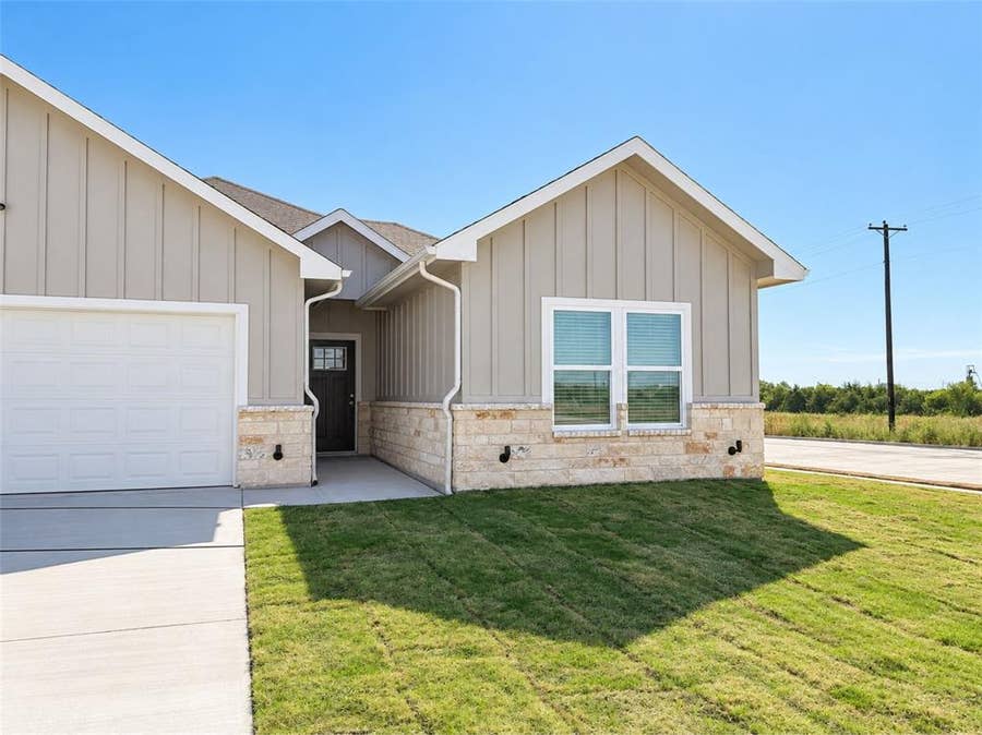Property photo for 335 Mercy Street, Greenville, TX