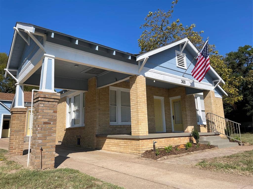 300 S Prairieville Street, Athens, TX 75751 300 S Prairieville Street, Athens, TX 75751