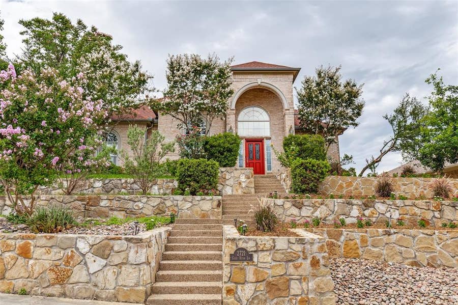 Property photo for 2721 Gold Rush Lane, Carrollton, TX