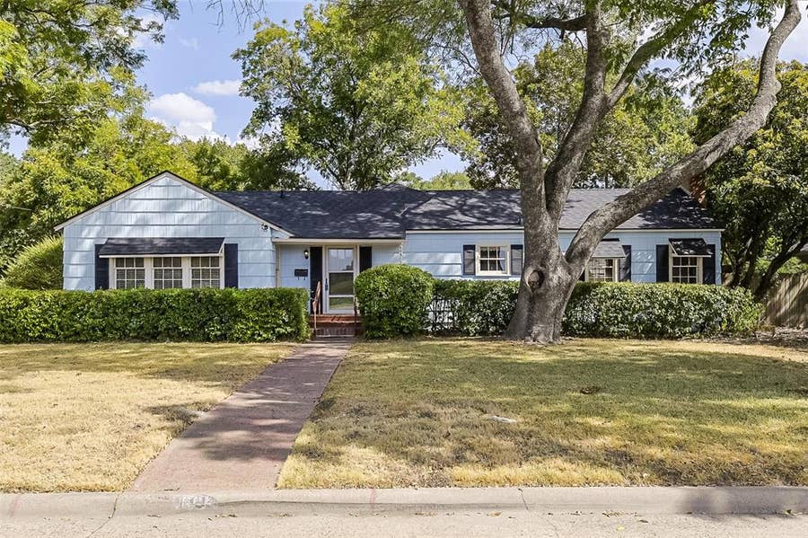 Property photo for 606 Bryson Street, Waxahachie, TX
