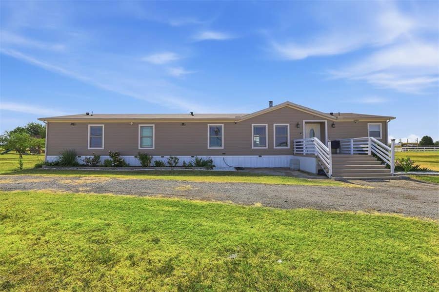 Property photo for 5812 Black Springs Lane, Joshua, TX