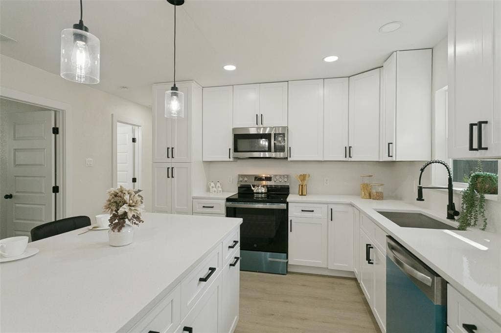 2812 E 15th Street, Plano, TX 75074 2812 E 15th Street, Plano, TX 75074