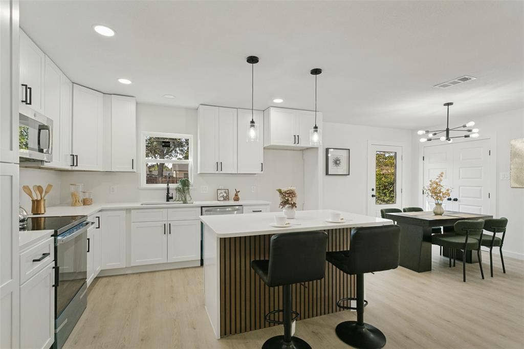 2812 E 15th Street, Plano, TX 75074 2812 E 15th Street, Plano, TX 75074