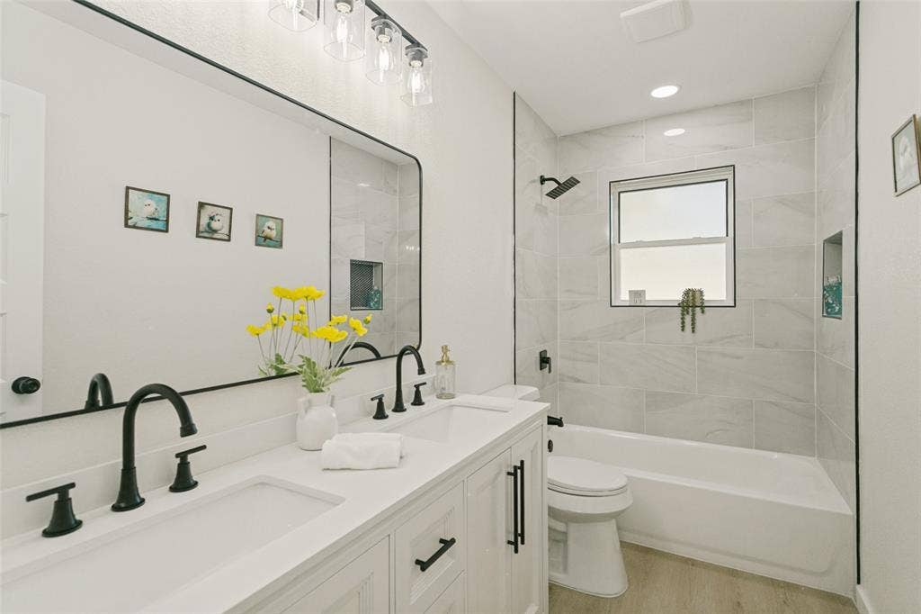 2812 E 15th Street, Plano, TX 75074 2812 E 15th Street, Plano, TX 75074