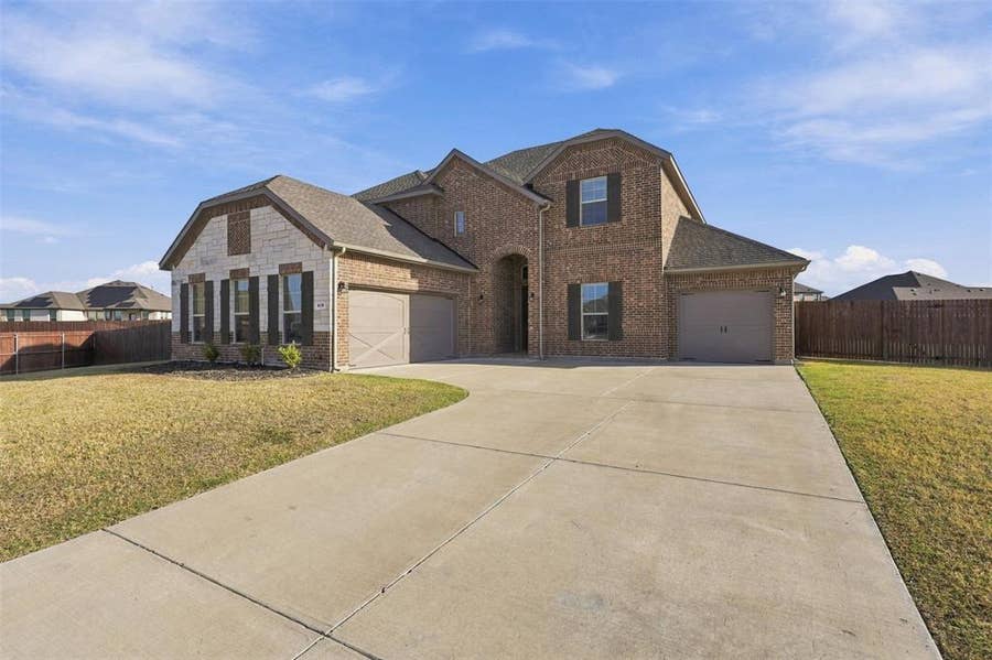 Property photo for 809 Pea Eye Drive, Midlothian, TX