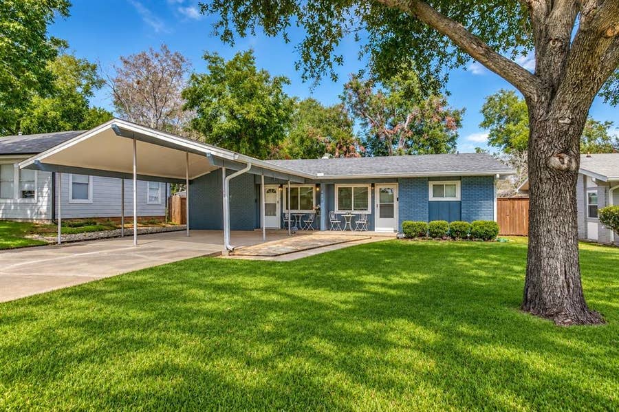 Property photo for 403 E Franklin Street, #A, Grapevine, TX