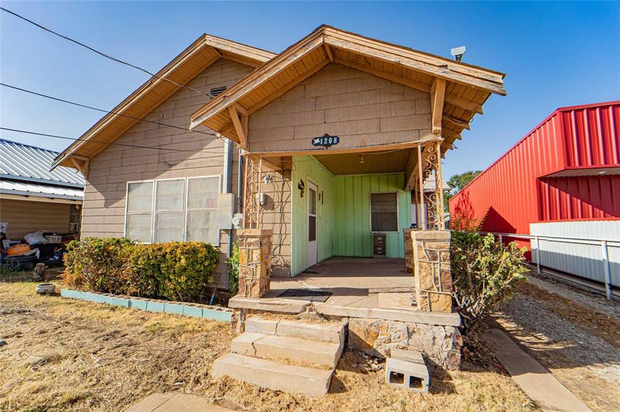 Property photo for 1208 W Walker Street, Breckenridge, TX