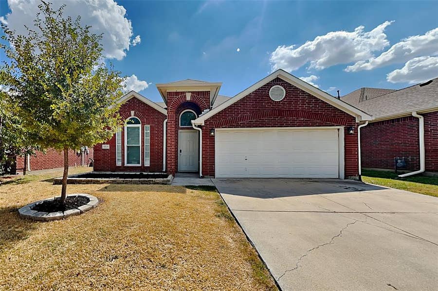Property photo for 4836 Park Brook Drive, Fort Worth, TX