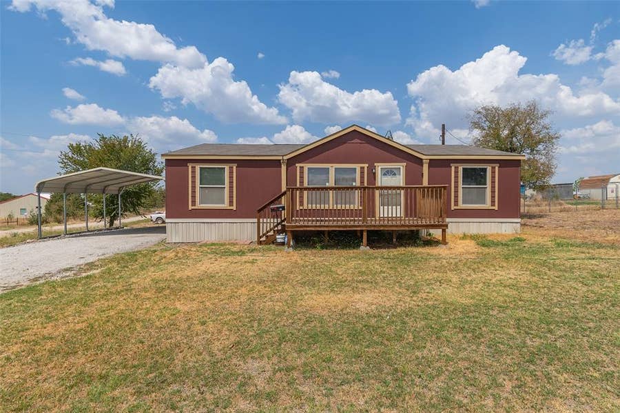 Property photo for 181 Sondra Lin Boulevard, Decatur, TX
