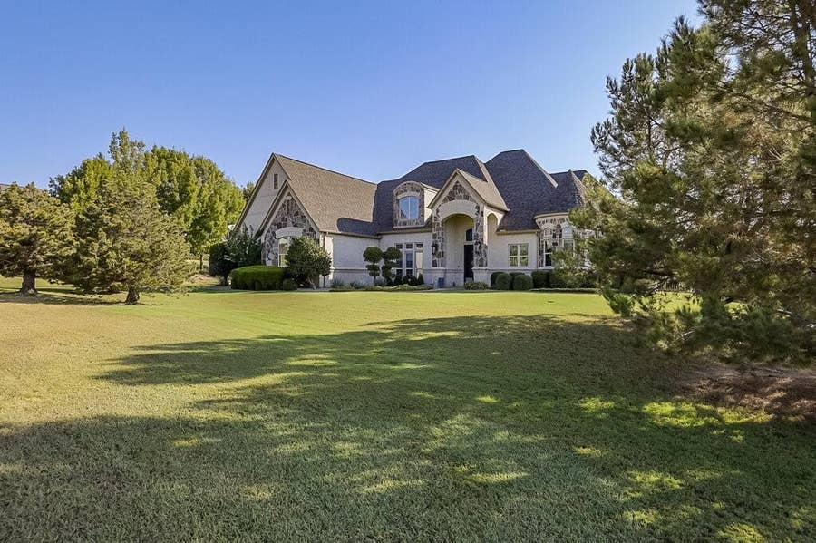 Property photo for 173 Pinnacle Peak Lane, Weatherford, TX
