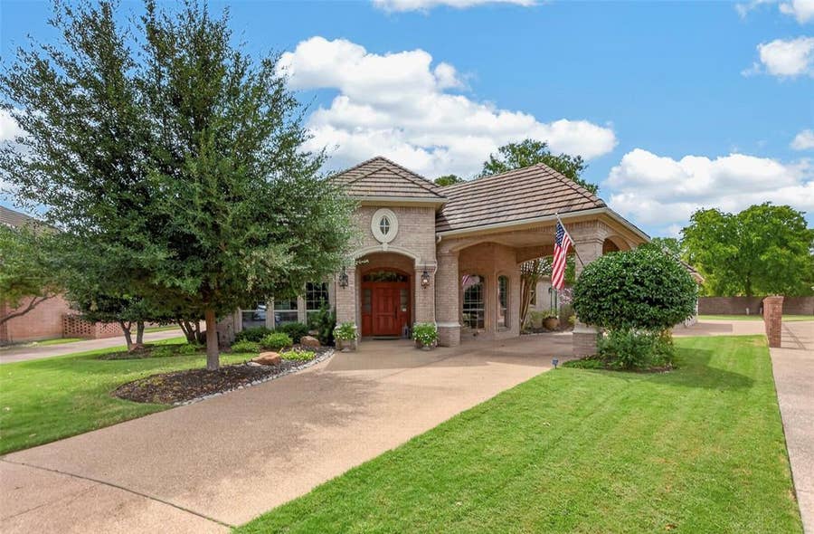 Property photo for 5133 Sealands Lane, Fort Worth, TX