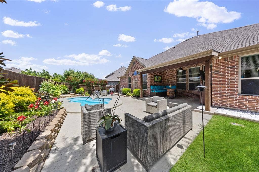 9902 Clubhouse Circle, Rowlett, TX 75089 9902 Clubhouse Circle, Rowlett, TX 75089