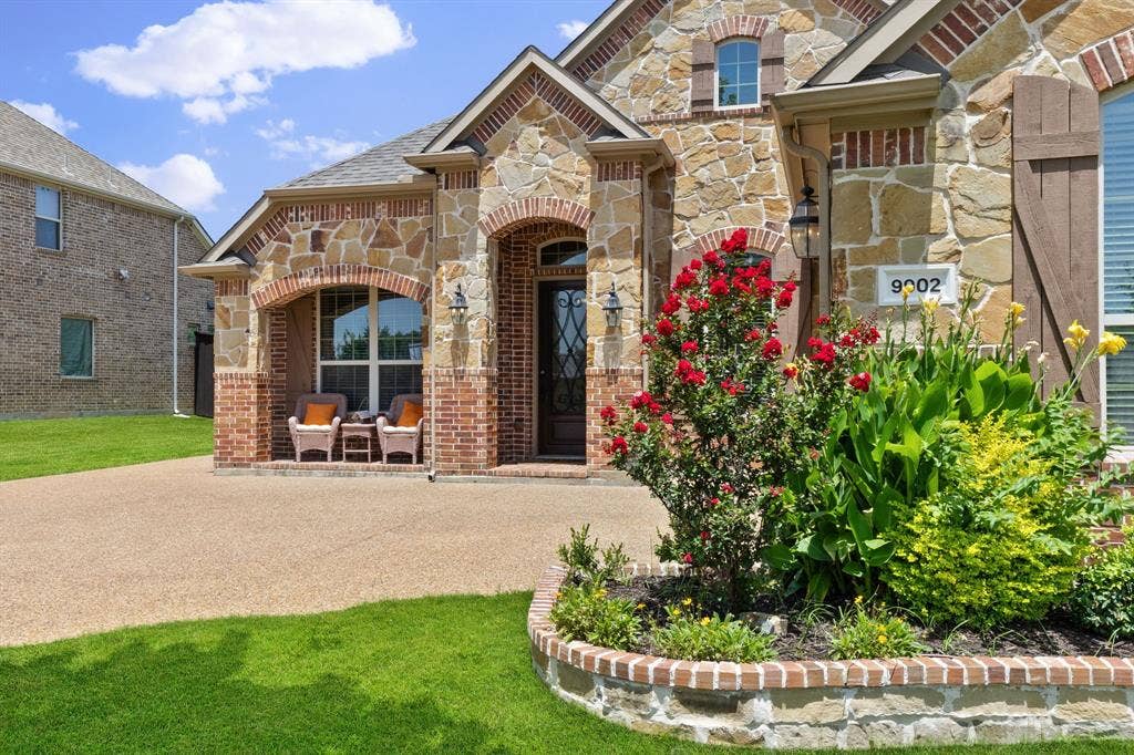 9902 Clubhouse Circle, Rowlett, TX 75089 9902 Clubhouse Circle, Rowlett, TX 75089