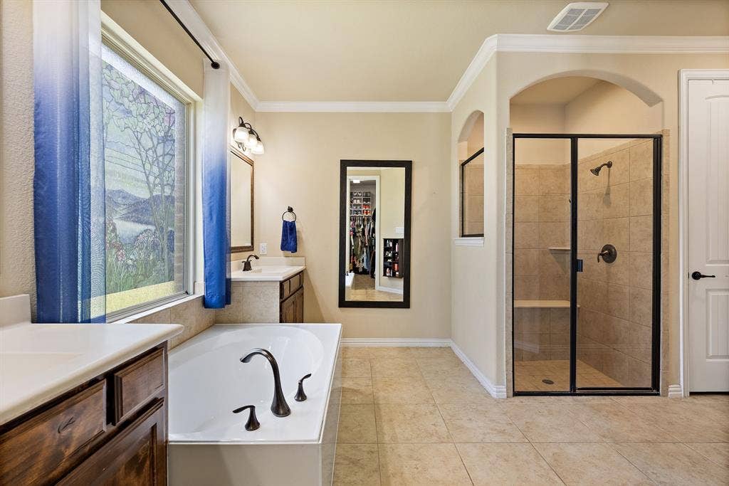 9902 Clubhouse Circle, Rowlett, TX 75089 9902 Clubhouse Circle, Rowlett, TX 75089