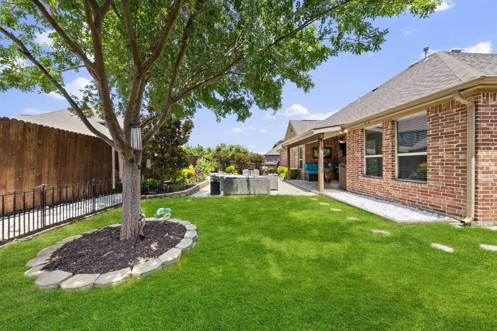 9902 Clubhouse Circle, Rowlett, TX 75089 9902 Clubhouse Circle, Rowlett, TX 75089