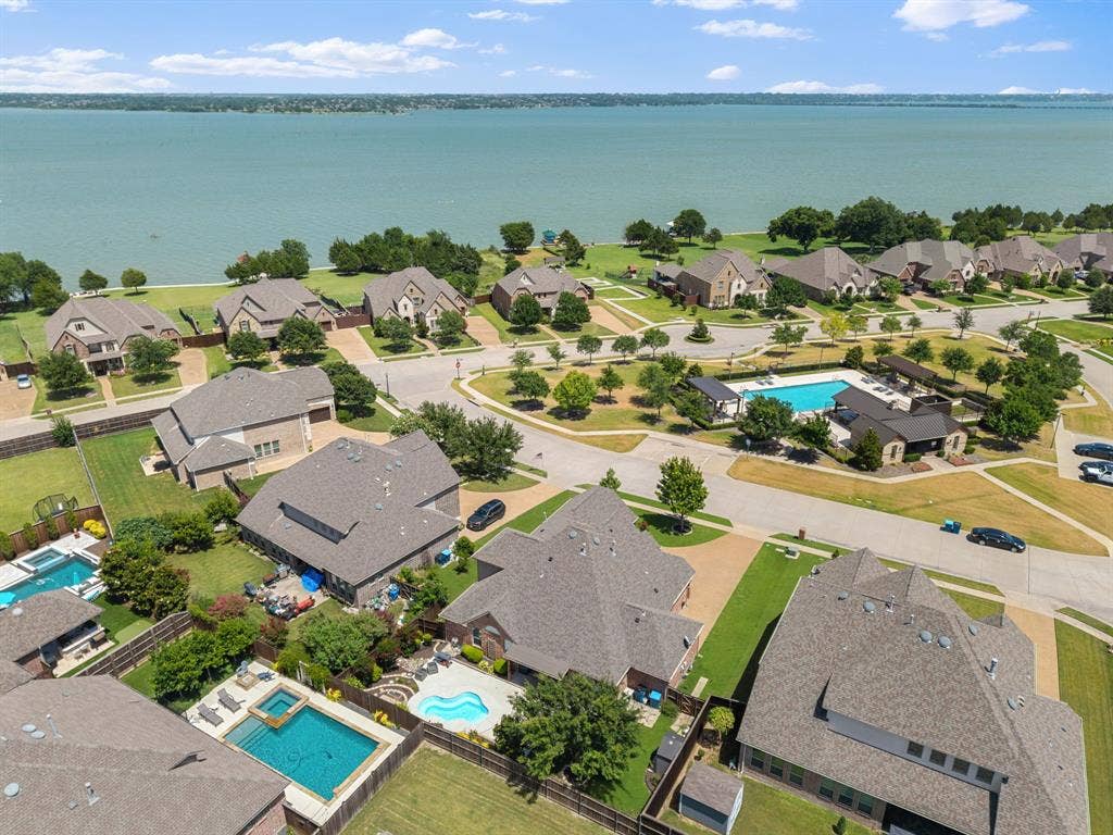 9902 Clubhouse Circle, Rowlett, TX 75089 9902 Clubhouse Circle, Rowlett, TX 75089