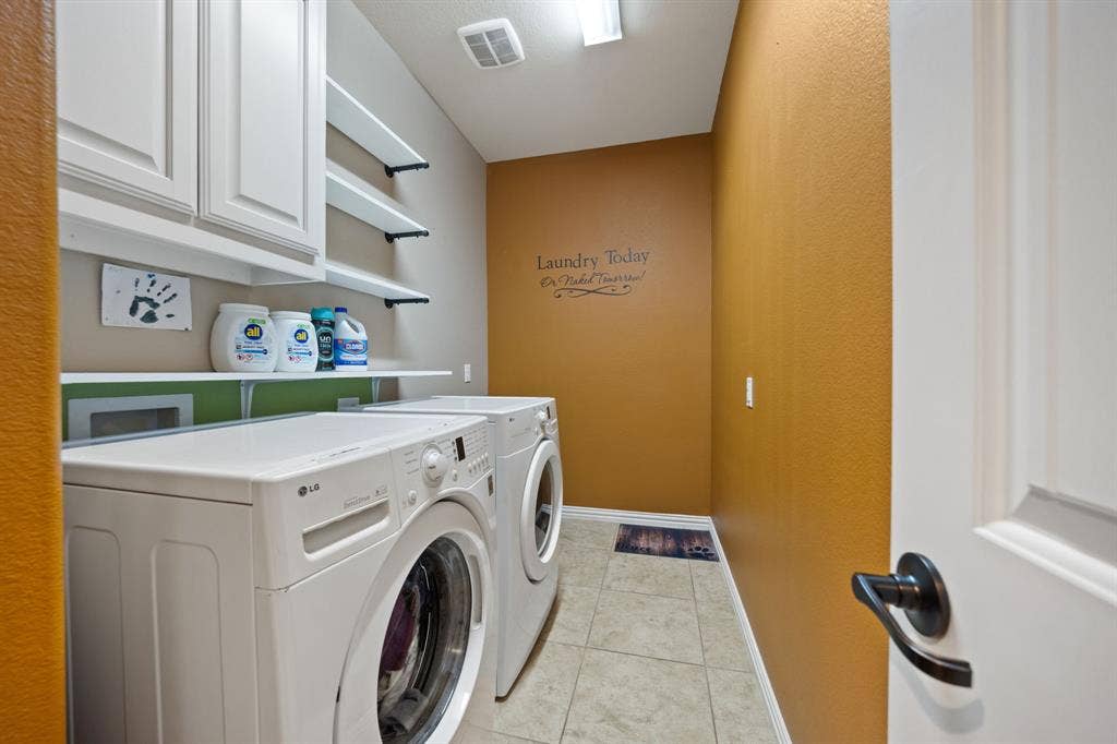 9902 Clubhouse Circle, Rowlett, TX 75089 9902 Clubhouse Circle, Rowlett, TX 75089