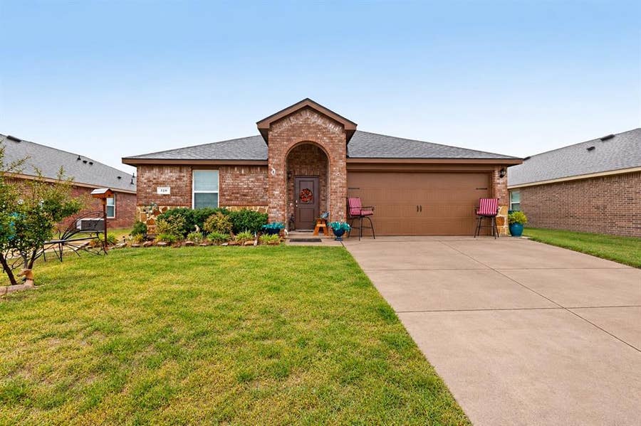 Property photo for 728 Meadow Creek Lane, Royse City, TX