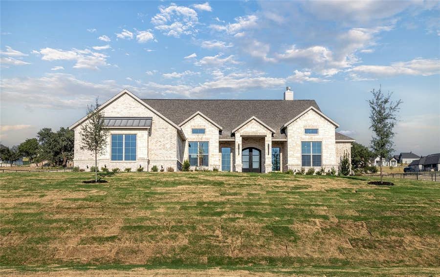 Property photo for 708 Burr Oak Lane, Weatherford, TX
