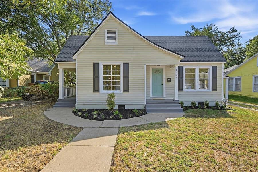 Property photo for 917 N Woods Street, Sherman, TX