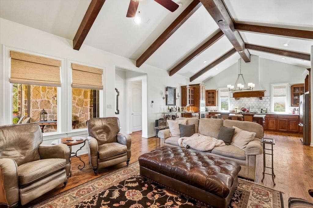 2912 Siena Drive, Denton, TX 76210 2912 Siena Drive, Denton, TX 76210