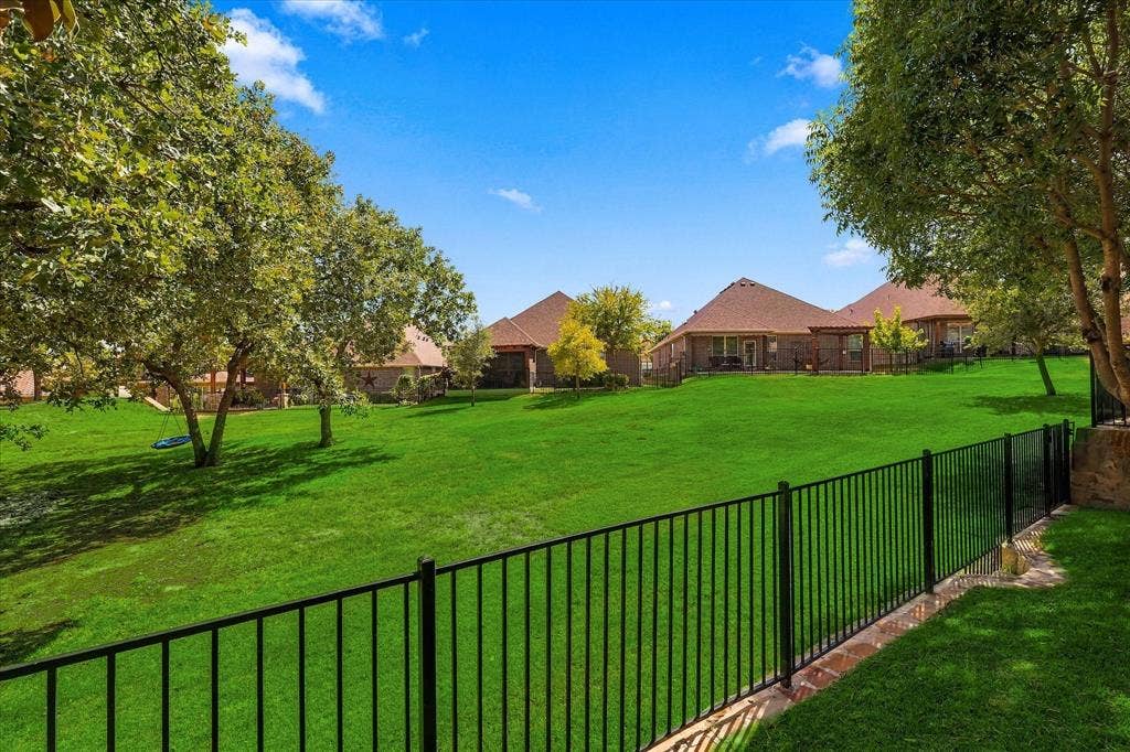 2912 Siena Drive, Denton, TX 76210 2912 Siena Drive, Denton, TX 76210