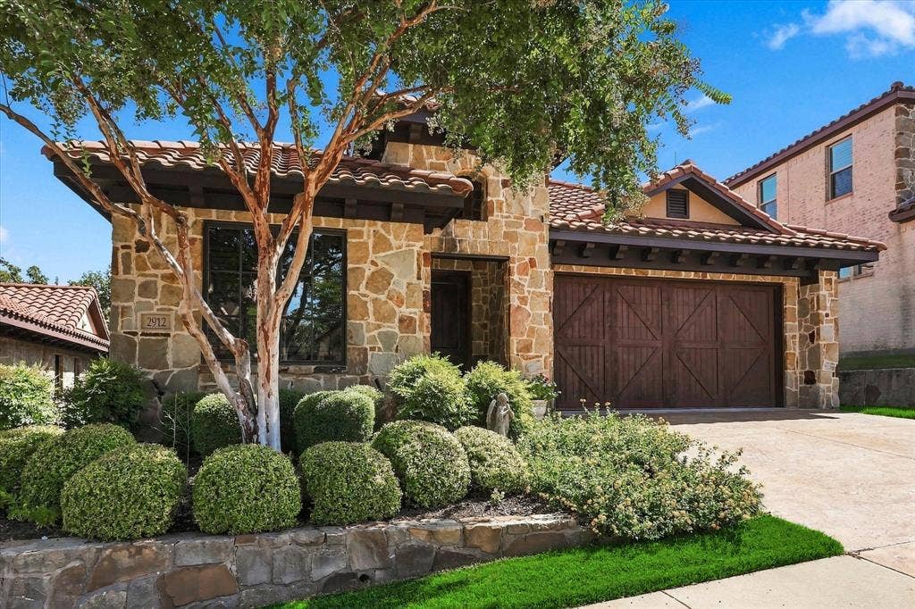2912 Siena Drive, Denton, TX 76210 2912 Siena Drive, Denton, TX 76210