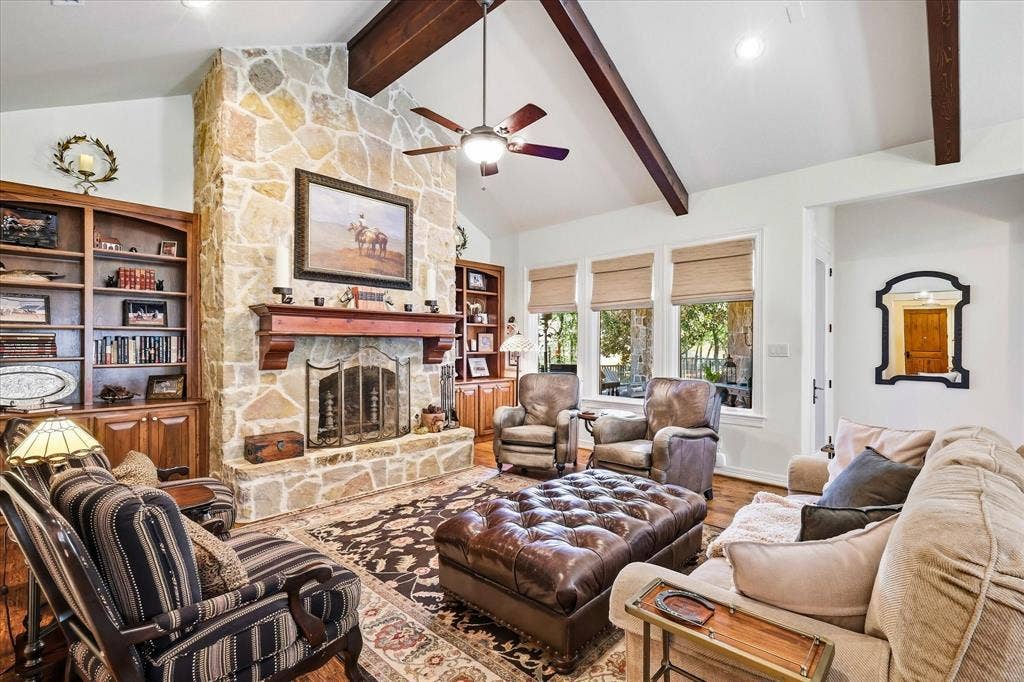 2912 Siena Drive, Denton, TX 76210 2912 Siena Drive, Denton, TX 76210