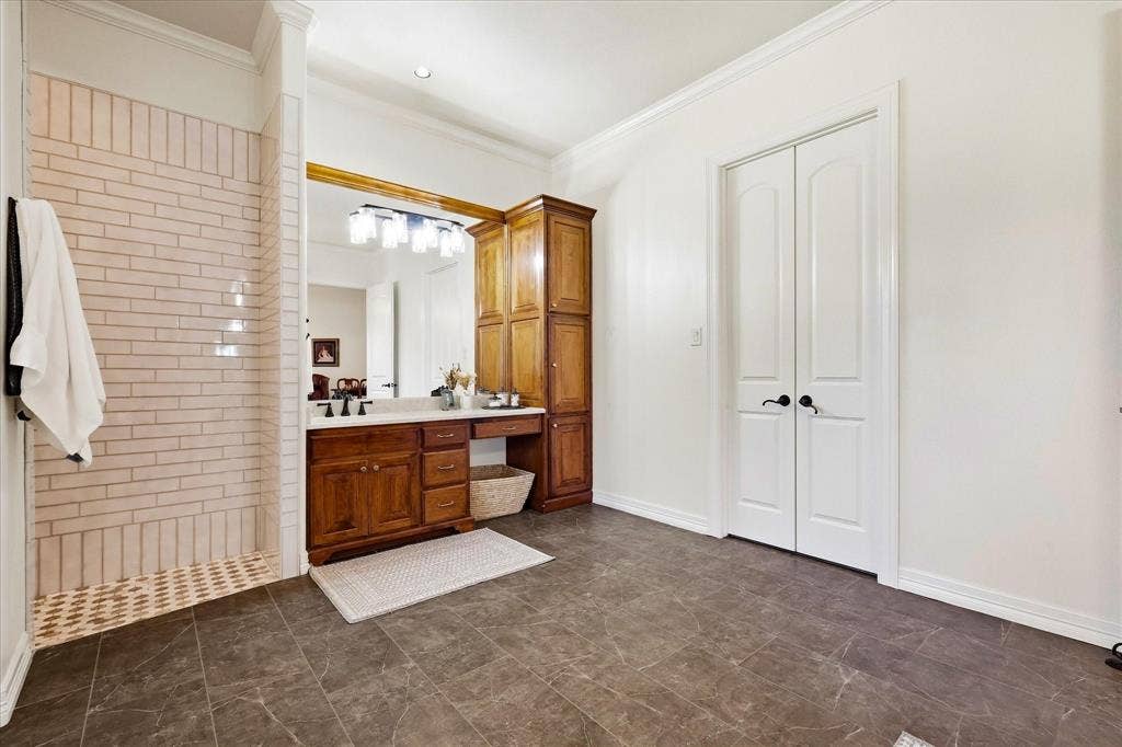 2912 Siena Drive, Denton, TX 76210 2912 Siena Drive, Denton, TX 76210