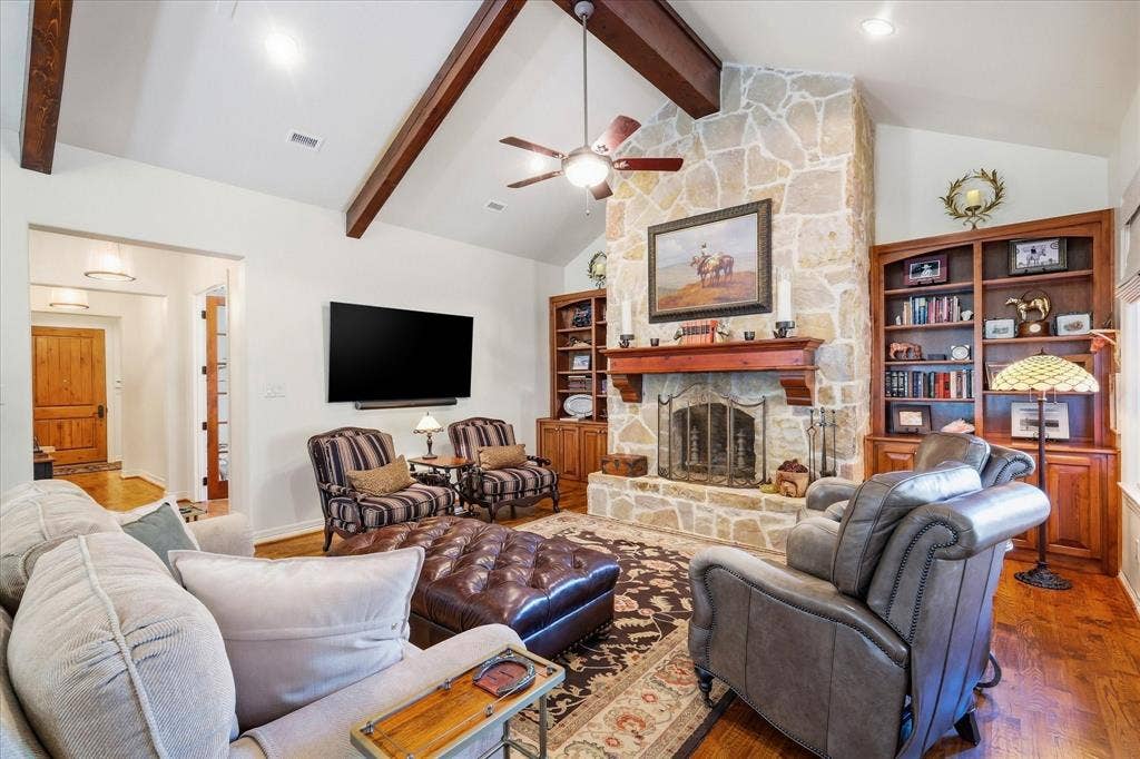 2912 Siena Drive, Denton, TX 76210 2912 Siena Drive, Denton, TX 76210