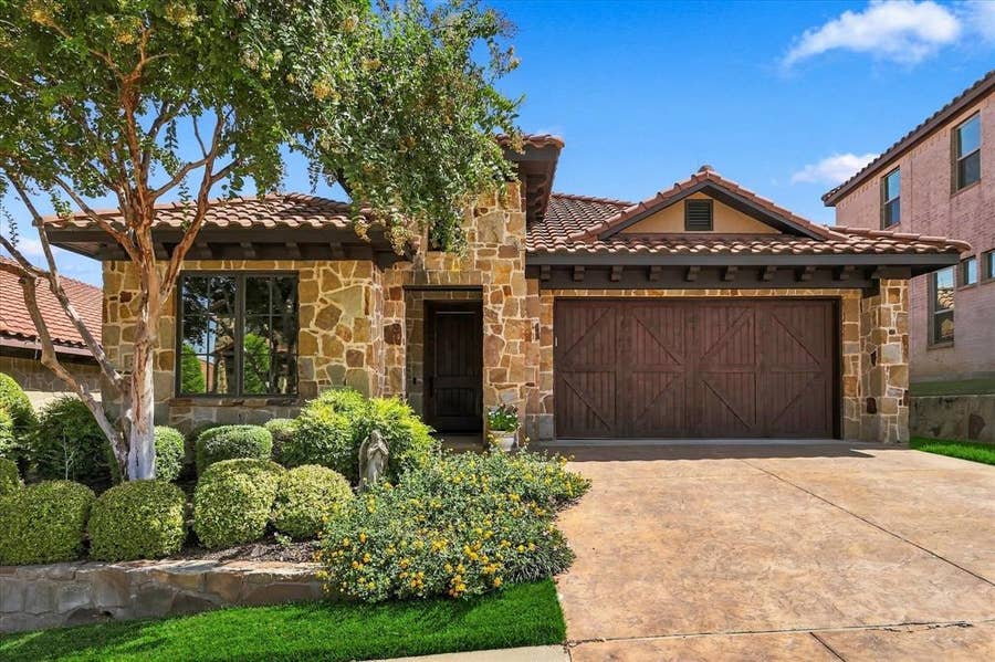 Property photo for 2912 Siena Drive, Denton, TX
