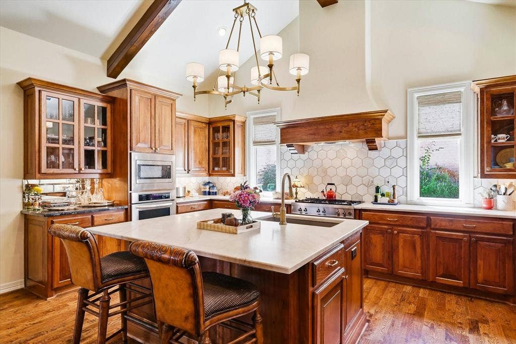 2912 Siena Drive, Denton, TX 76210 2912 Siena Drive, Denton, TX 76210