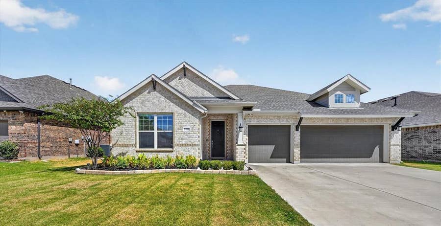 Property photo for 5408 High Pointe Drive, Haltom City, TX