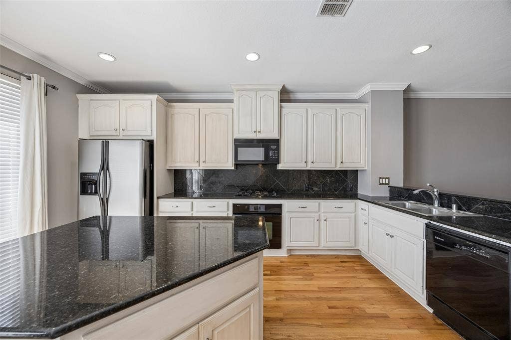 3943 N Hall Street, Dallas, TX 75219 3943 N Hall Street, Dallas, TX 75219