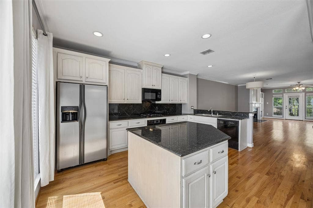 3943 N Hall Street, Dallas, TX 75219 3943 N Hall Street, Dallas, TX 75219