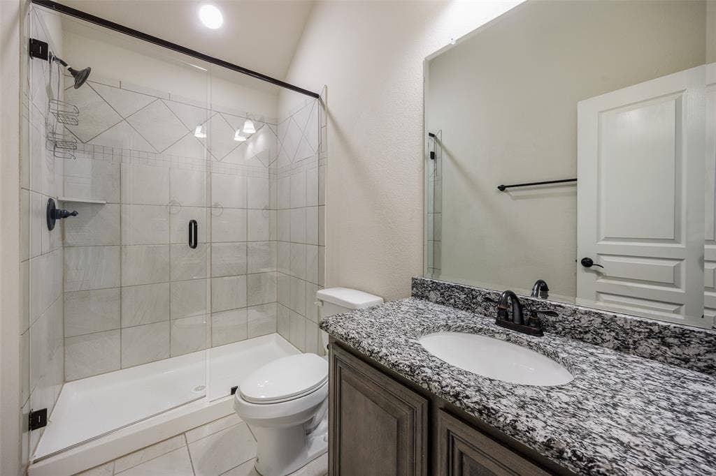 1817 Ramsgate Road, Forney, TX 75126 Ensuite 2nd Story Bath