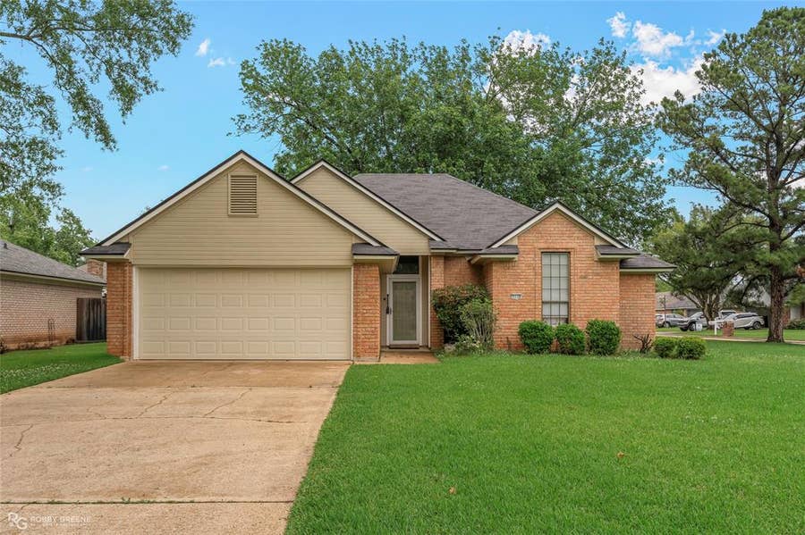 Property photo for 5138 Heatherten Drive, Bossier City, LA