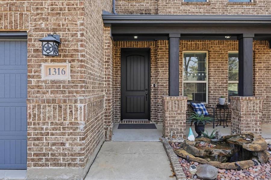 Property photo for 1316 Realoaks Drive, Fort Worth, TX