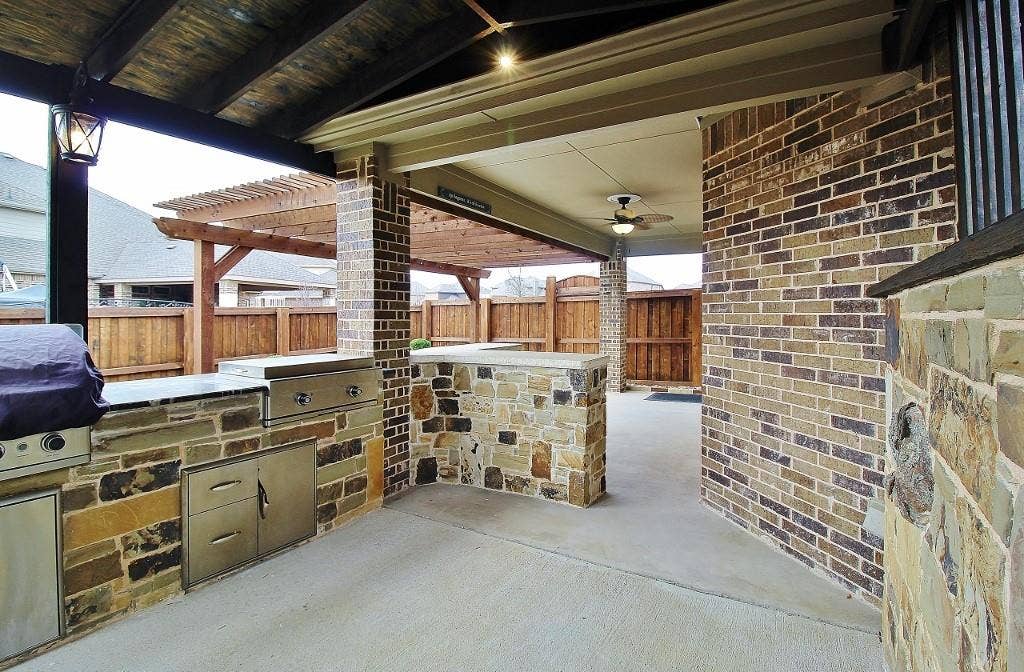 110 White Oak Lane, Red Oak, TX 75154 110 White Oak Lane, Red Oak, TX 75154