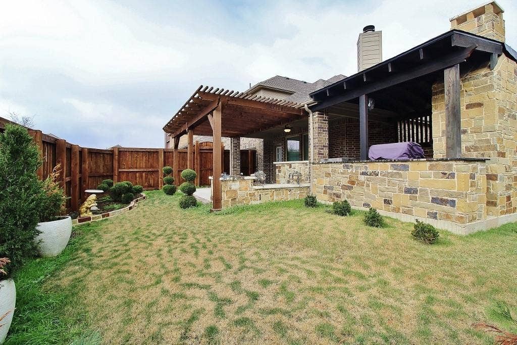 110 White Oak Lane, Red Oak, TX 75154 110 White Oak Lane, Red Oak, TX 75154