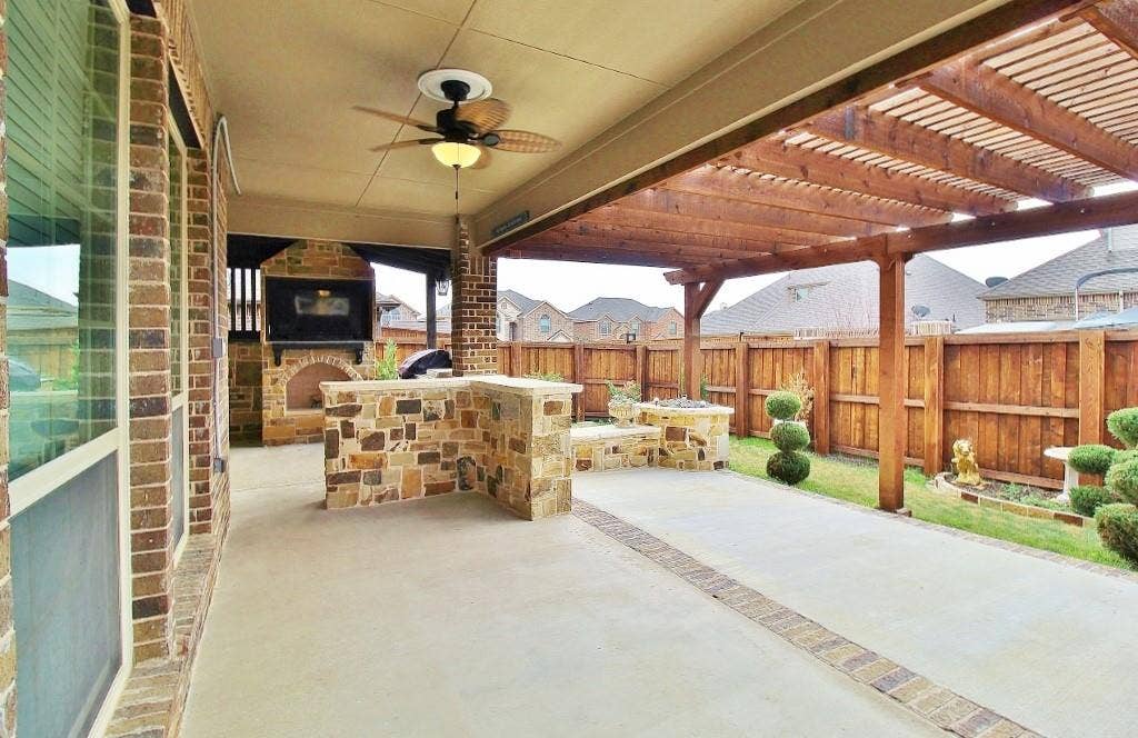 110 White Oak Lane, Red Oak, TX 75154 110 White Oak Lane, Red Oak, TX 75154