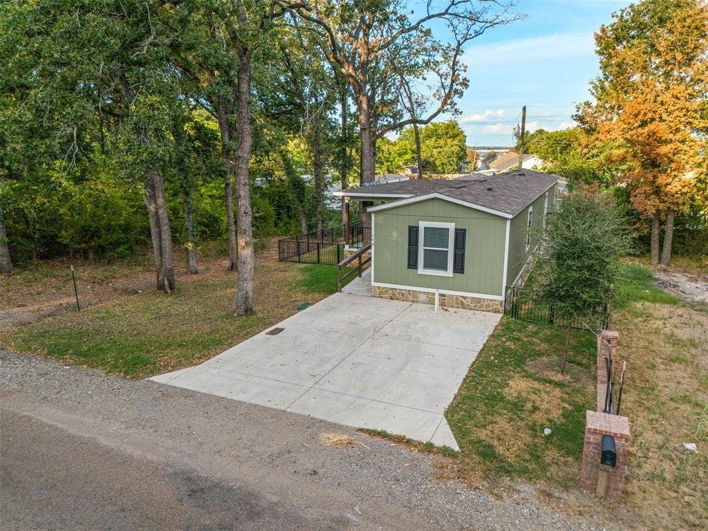 140 Southlake Drive, Mabank, TX 75156 140 Southlake Drive, Mabank, TX 75156