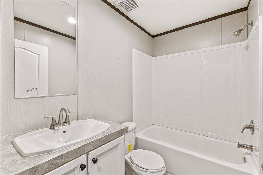140 Southlake Drive, Mabank, TX 75156 140 Southlake Drive, Mabank, TX 75156