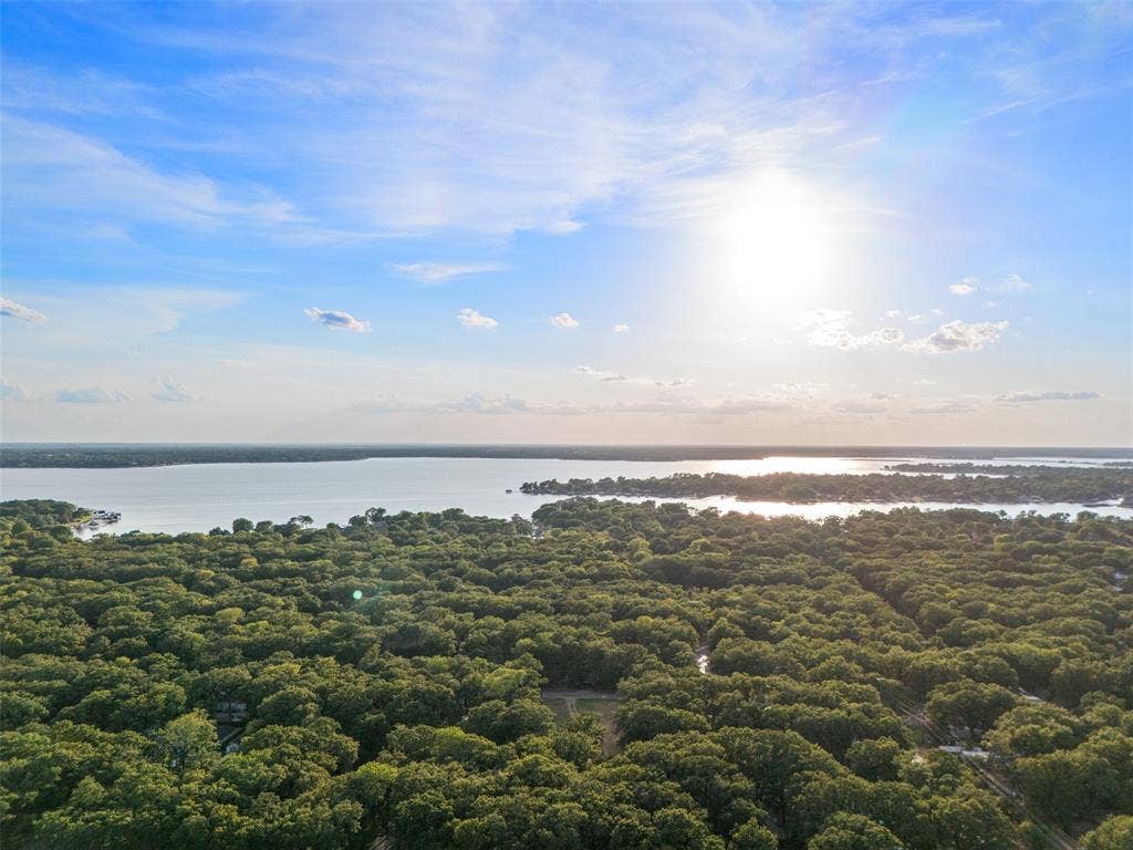 140 Southlake Drive, Mabank, TX 75156 140 Southlake Drive, Mabank, TX 75156