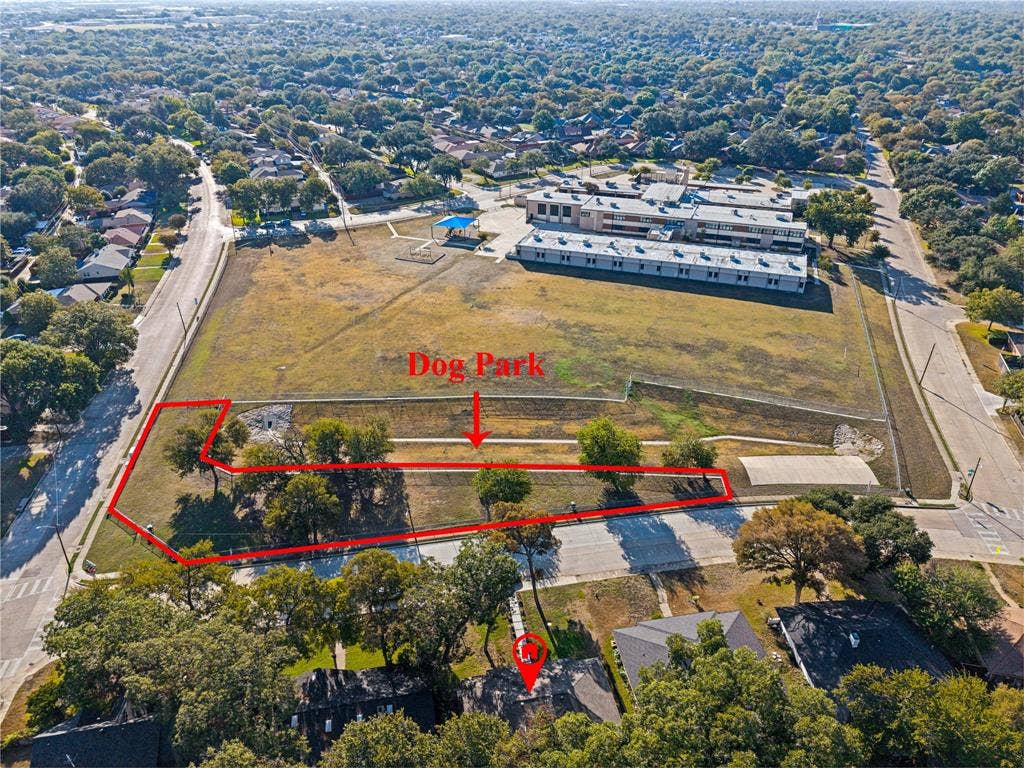 5021 Ashbrook Road, Dallas, TX 75227 cutest relaxing retreat in front of the house and open dog park steps away from the school