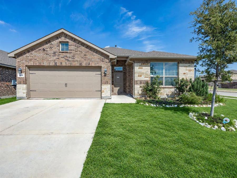 Property photo for 1800 Chamaeleon Drive, Haslet, TX