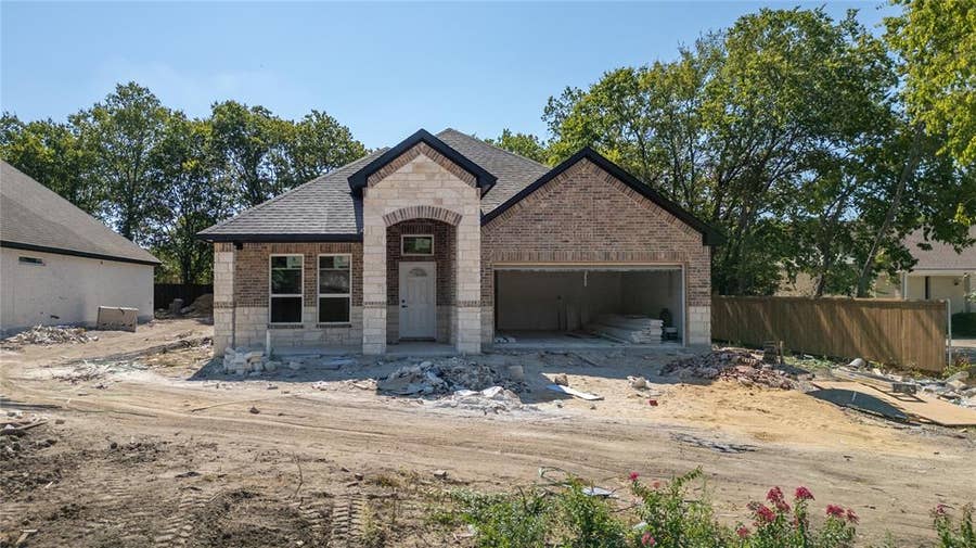 Property photo for 513 Armstrong Road, Seagoville, TX