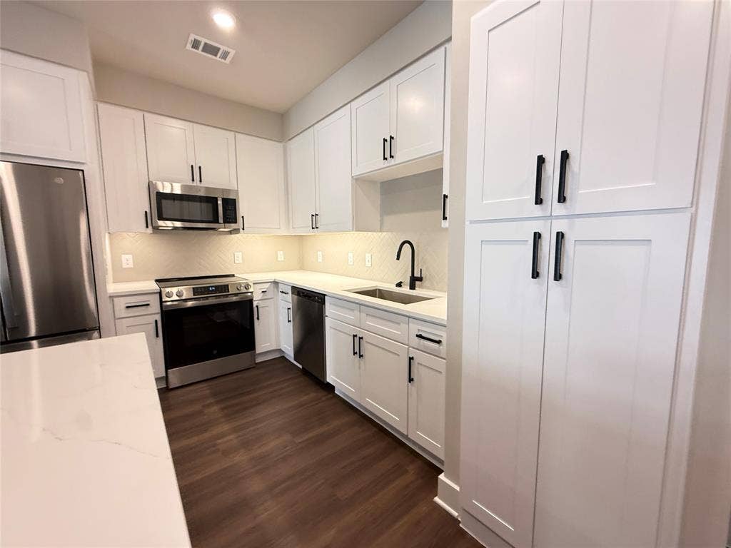 3255 Carlisle Street, #2106, Dallas, TX 75204 3255 Carlisle Street, #2106, Dallas, TX 75204
